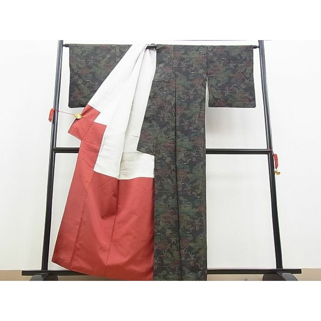 平和屋野田店■本場染大島紬 流水群鶴草花文 逸品 n-fw2918