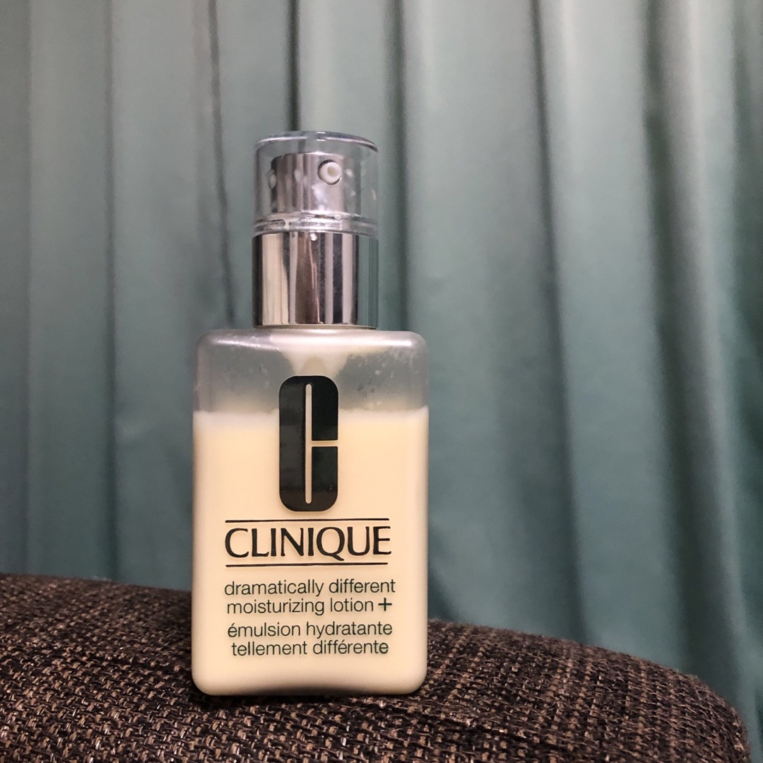 CLINIQUE(クリニーク)のクリニーク乳液125ml ドラマティカリーディファレントモイスチャーライジング コスメ/美容のスキンケア/基礎化粧品(乳液/ミルク)の商品写真