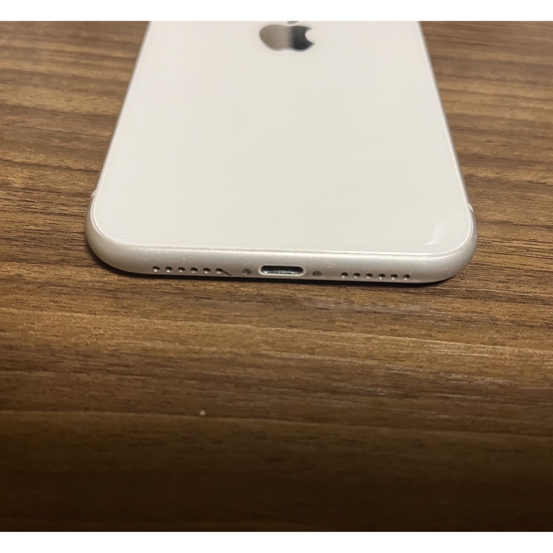 iPhone(アイフォーン)のiPhone11 128GB ホワイト スマホ/家電/カメラのスマートフォン/携帯電話(スマートフォン本体)の商品写真