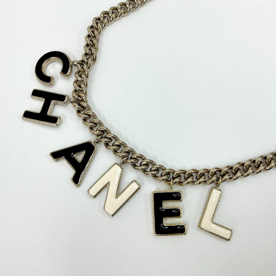 CHANELシャネル　ロゴネックレス