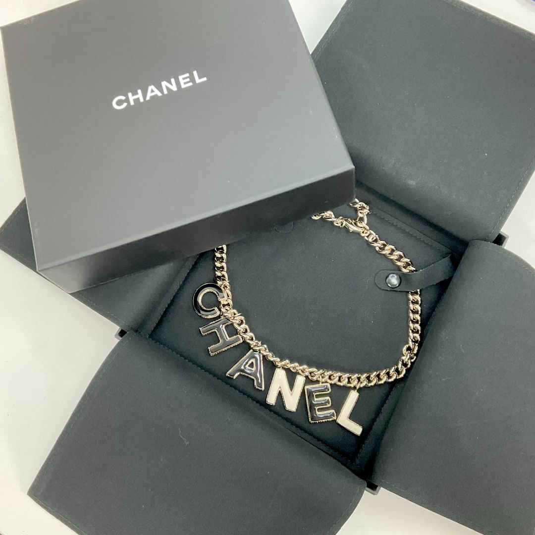 CHANEL(シャネル)の7033 シャネル ロゴ ネックレス ゴールド レディースのアクセサリー(ネックレス)の商品写真