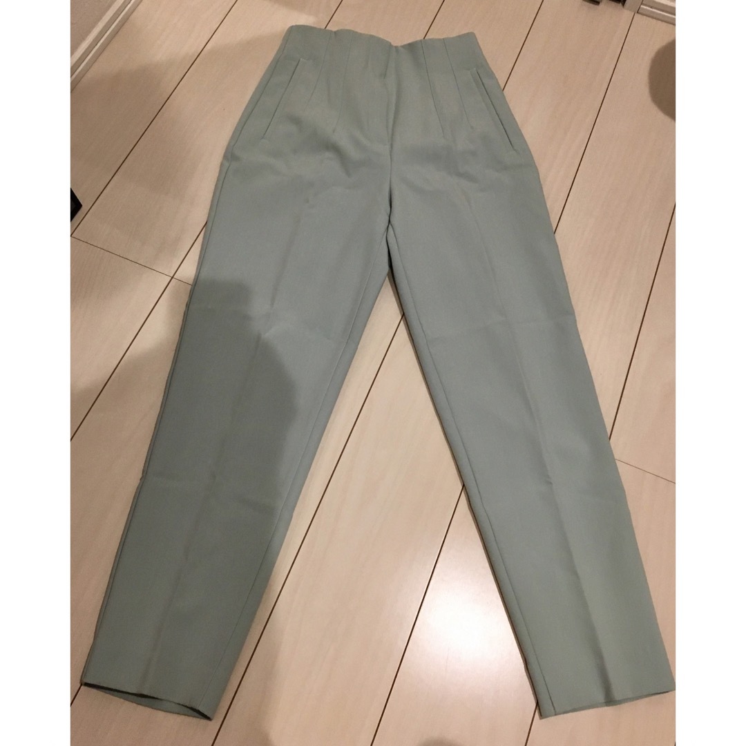 ZARA(ザラ)の【美品】ZARA ハイウエストテーパードパンツ レディースのパンツ(カジュアルパンツ)の商品写真