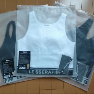 LE SSERAFIM ベーシックブラトップ