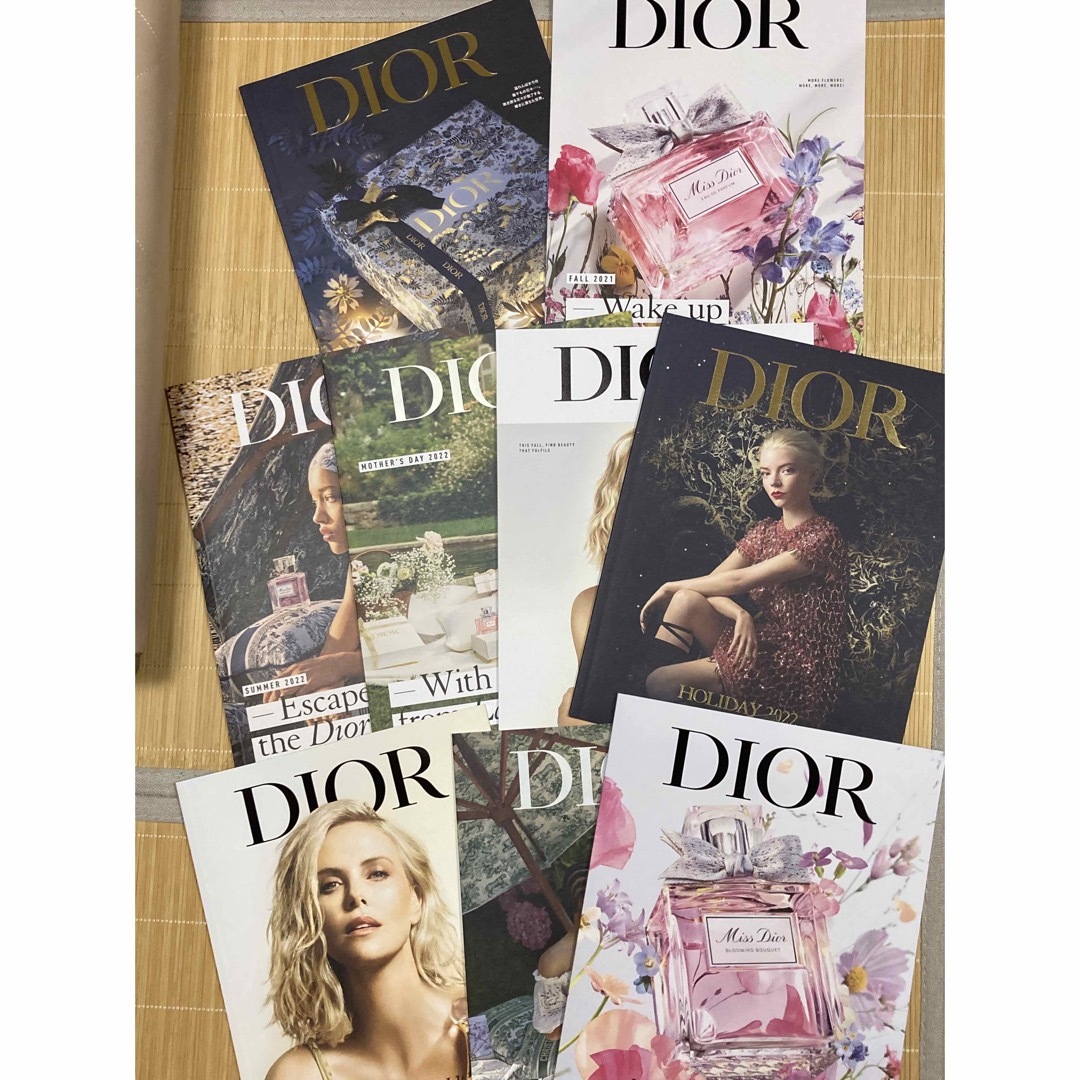 Dior(ディオール)のDIOR カタログ　ダイレクトメール　雑誌　インテリア　9冊セット エンタメ/ホビーの雑誌(ファッション)の商品写真