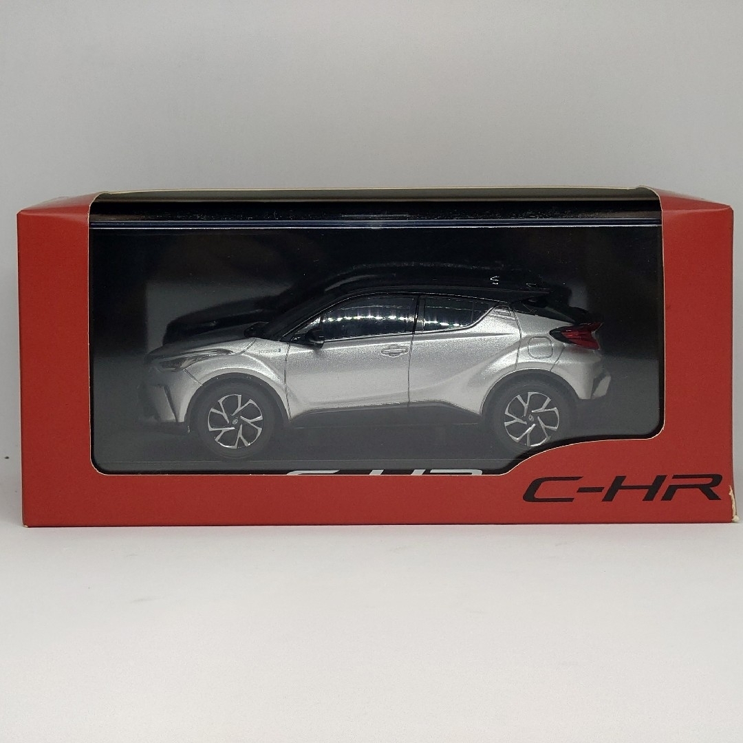 トヨタ - トヨタ C-HR ブラック×メタルストームメタリック カラー