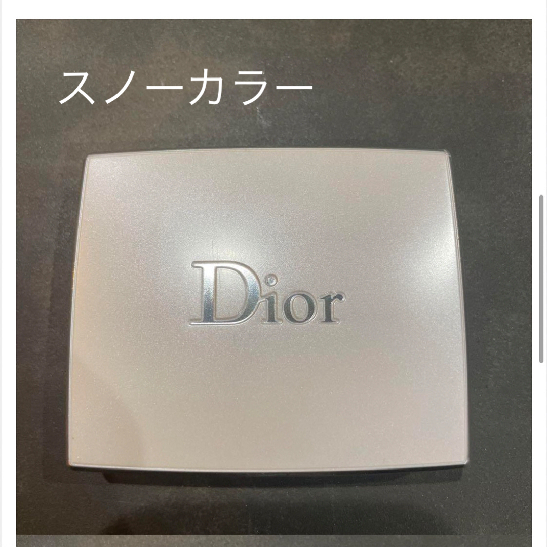 Christian Dior(クリスチャンディオール)のDiorスノーカラーコレクティング　プレストパウダー コスメ/美容のベースメイク/化粧品(フェイスパウダー)の商品写真