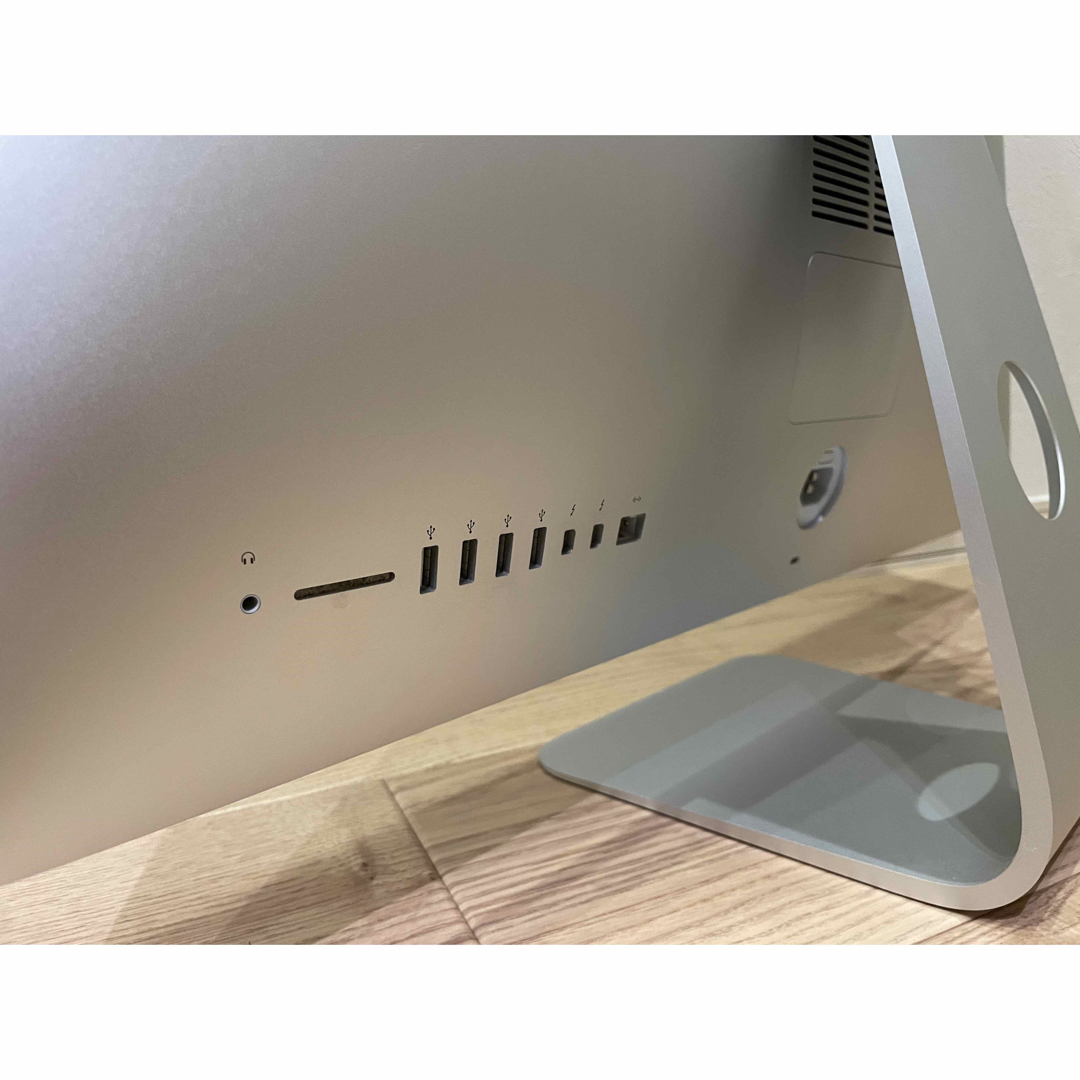 Apple(アップル)の27インチiMac Retina 5Kディスプレイモデル スマホ/家電/カメラのPC/タブレット(デスクトップ型PC)の商品写真