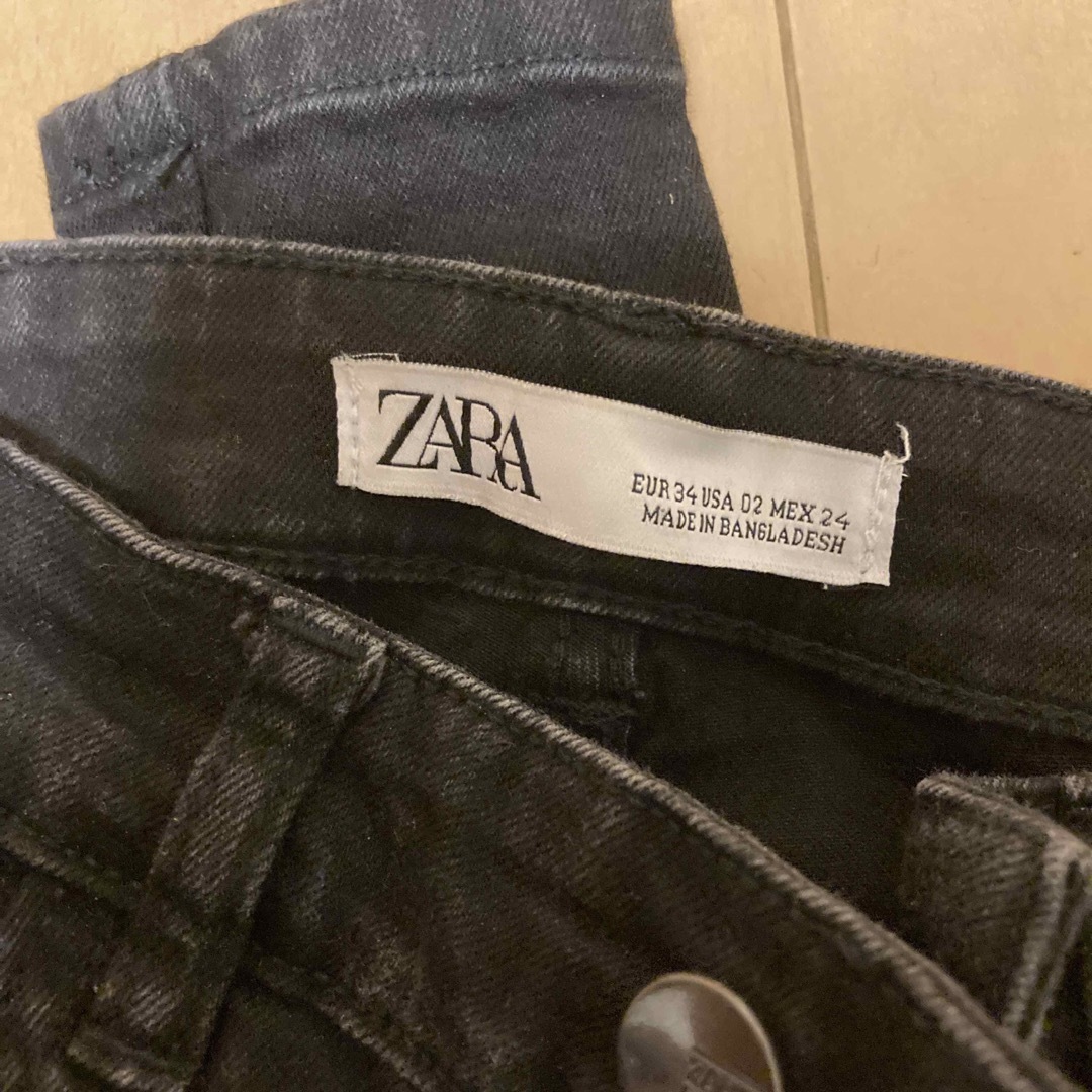 ZARA(ザラ)の黒　スキニー　ZARA レディースのパンツ(スキニーパンツ)の商品写真