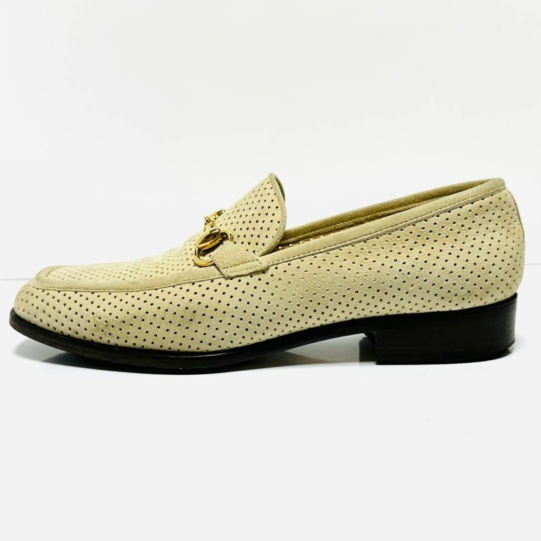 Gucci(グッチ)の正規品✨️グッチ 37C ホースビット パンチング レザー ローファー ベージュ レディースの靴/シューズ(ローファー/革靴)の商品写真