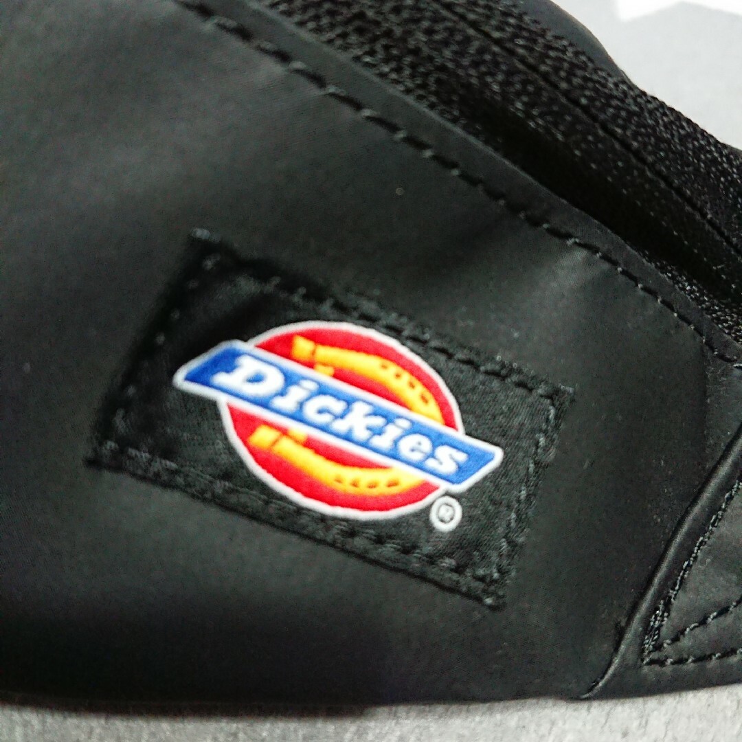 Dickies(ディッキーズ)の【美品】Dickies ボディーバッグ  ショルダーバッグ  ブラックホワイト メンズのバッグ(ボディーバッグ)の商品写真