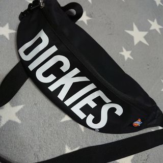 ディッキーズ(Dickies)の【美品】Dickies ボディーバッグ  ショルダーバッグ  ブラックホワイト(ボディーバッグ)