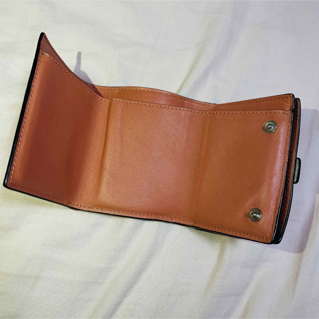 LOEWE(ロエベ)のロエベ 財布 三つ折りトライフォールド ウォレット ライトオーツ×ハニー レディースのファッション小物(財布)の商品写真