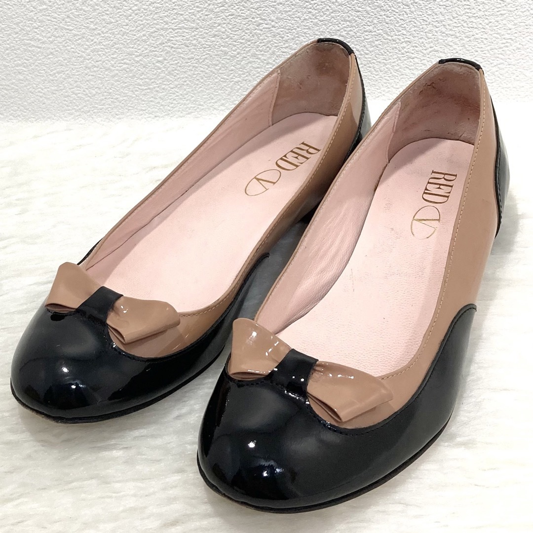 RED VALENTINO(レッドヴァレンティノ)のレッドヴァレンティノ エナメルレザー リボンパンプス バレエシューズ 22.5 レディースの靴/シューズ(バレエシューズ)の商品写真