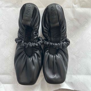 GANNI バレエシューズ ブラック 黒 サイズ40の通販 by mi shop