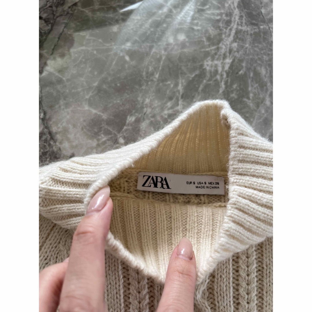 ZARA(ザラ)のZARA ケーブルニットタイトワンピースS レディースのワンピース(ミニワンピース)の商品写真