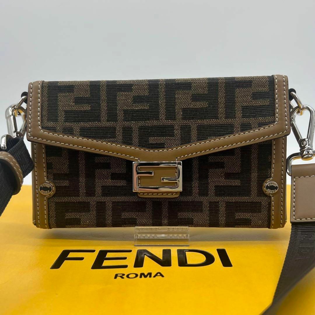 FENDI - 【極美品・現行】フェンディ ズッカ ソフトトランク バゲット