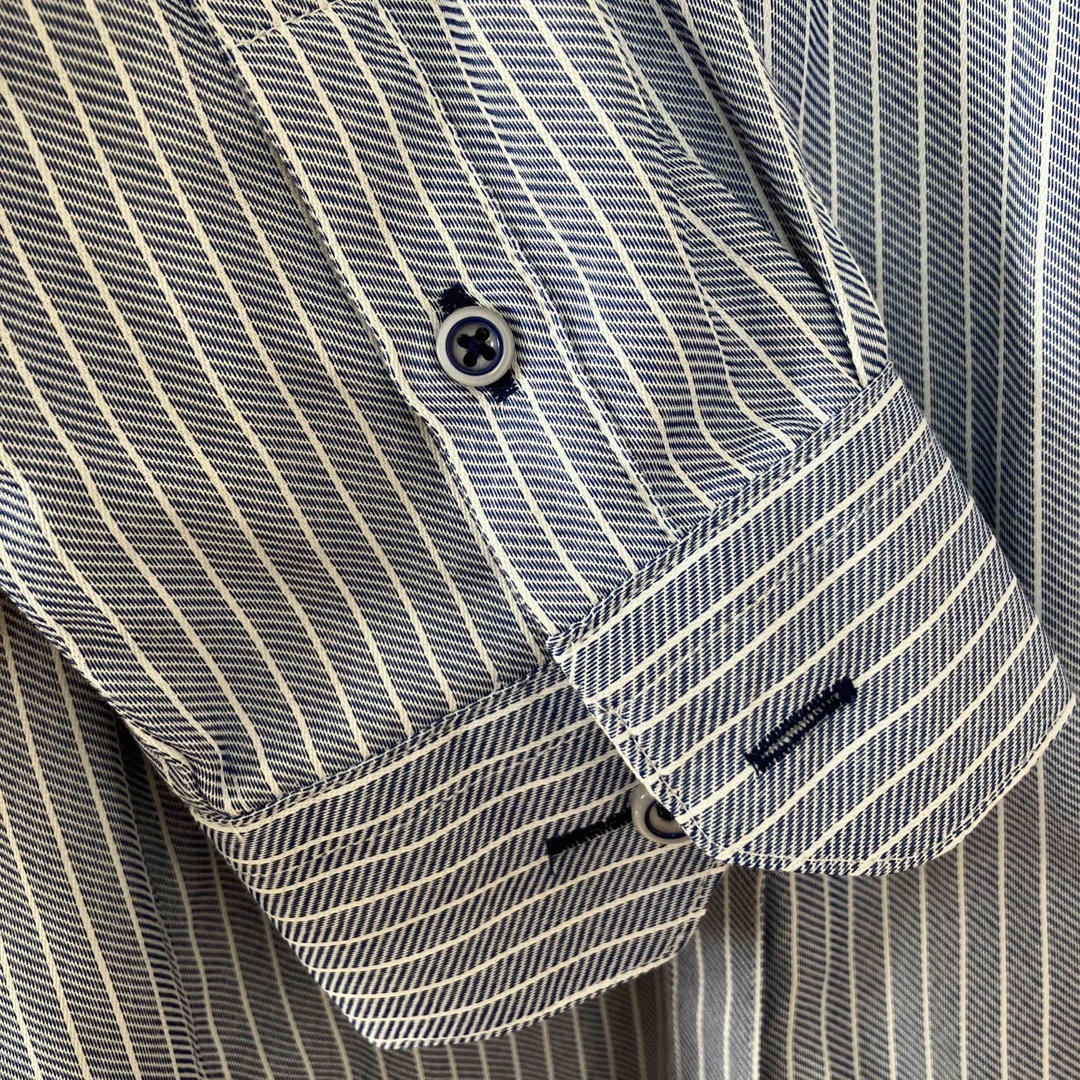 シャツ　ストライプ　ブルー レディースのトップス(シャツ/ブラウス(長袖/七分))の商品写真