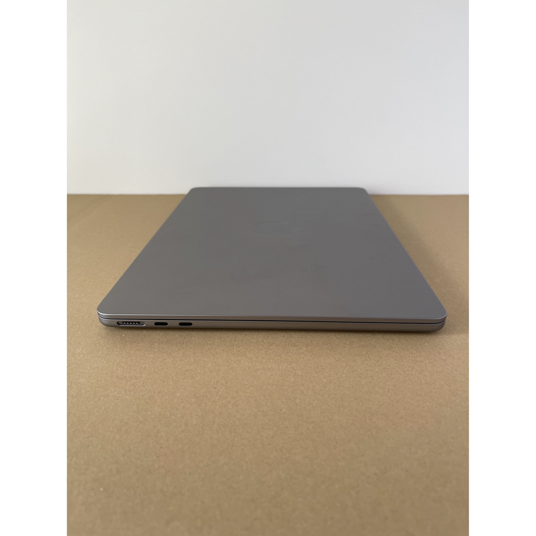 未使用に近い　Macbook Air M2 13.6インチ スペースグレイ