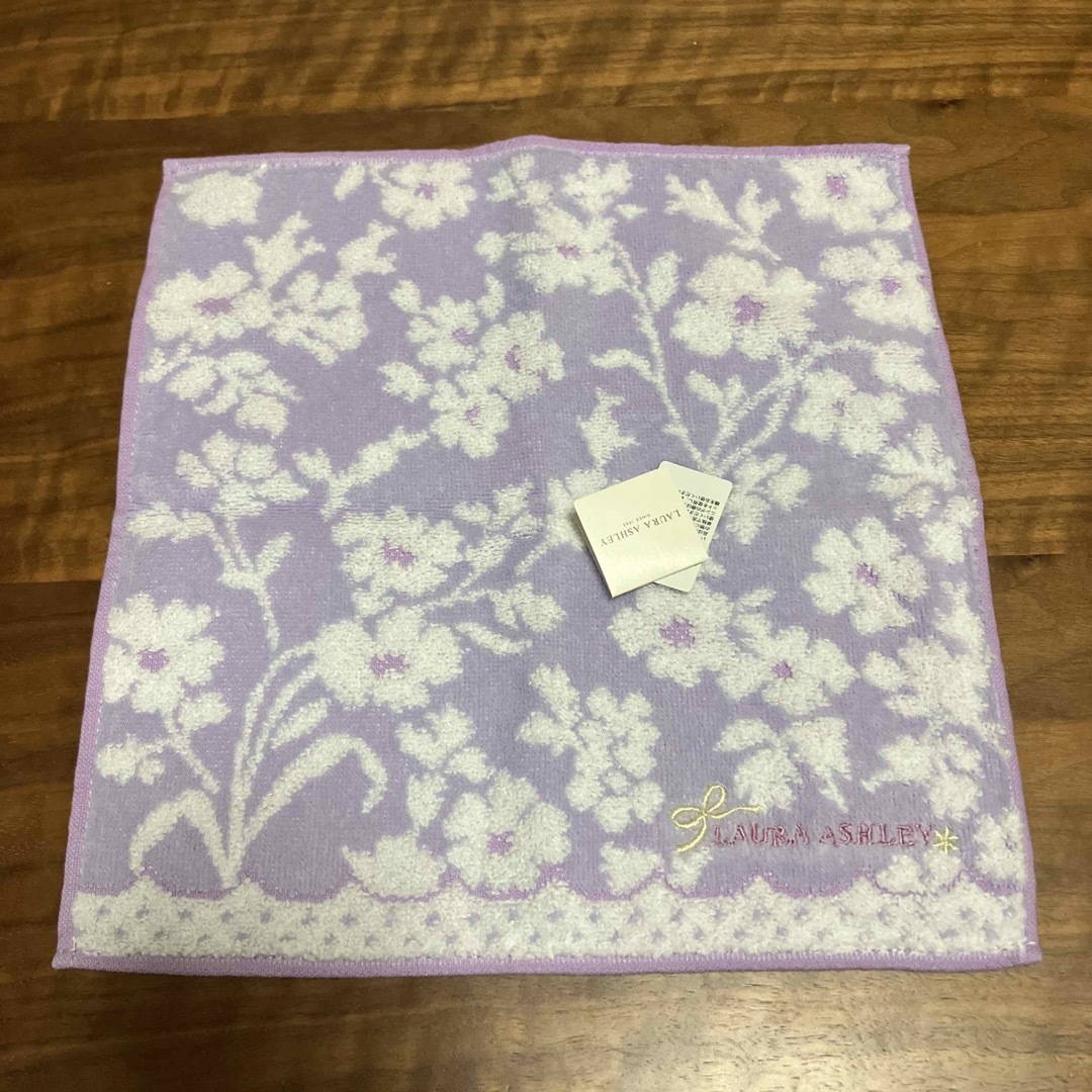 LAURA ASHLEY(ローラアシュレイ)の新品 ローラアシュレイ タオルハンカチ レディースのファッション小物(ハンカチ)の商品写真
