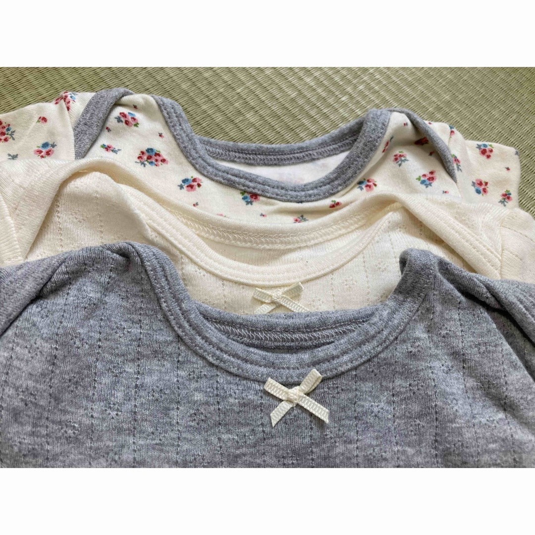ロンパース　肌着　ベビー服　長袖　３枚セット　透かし編み　女の子　まとめ売り キッズ/ベビー/マタニティのベビー服(~85cm)(肌着/下着)の商品写真
