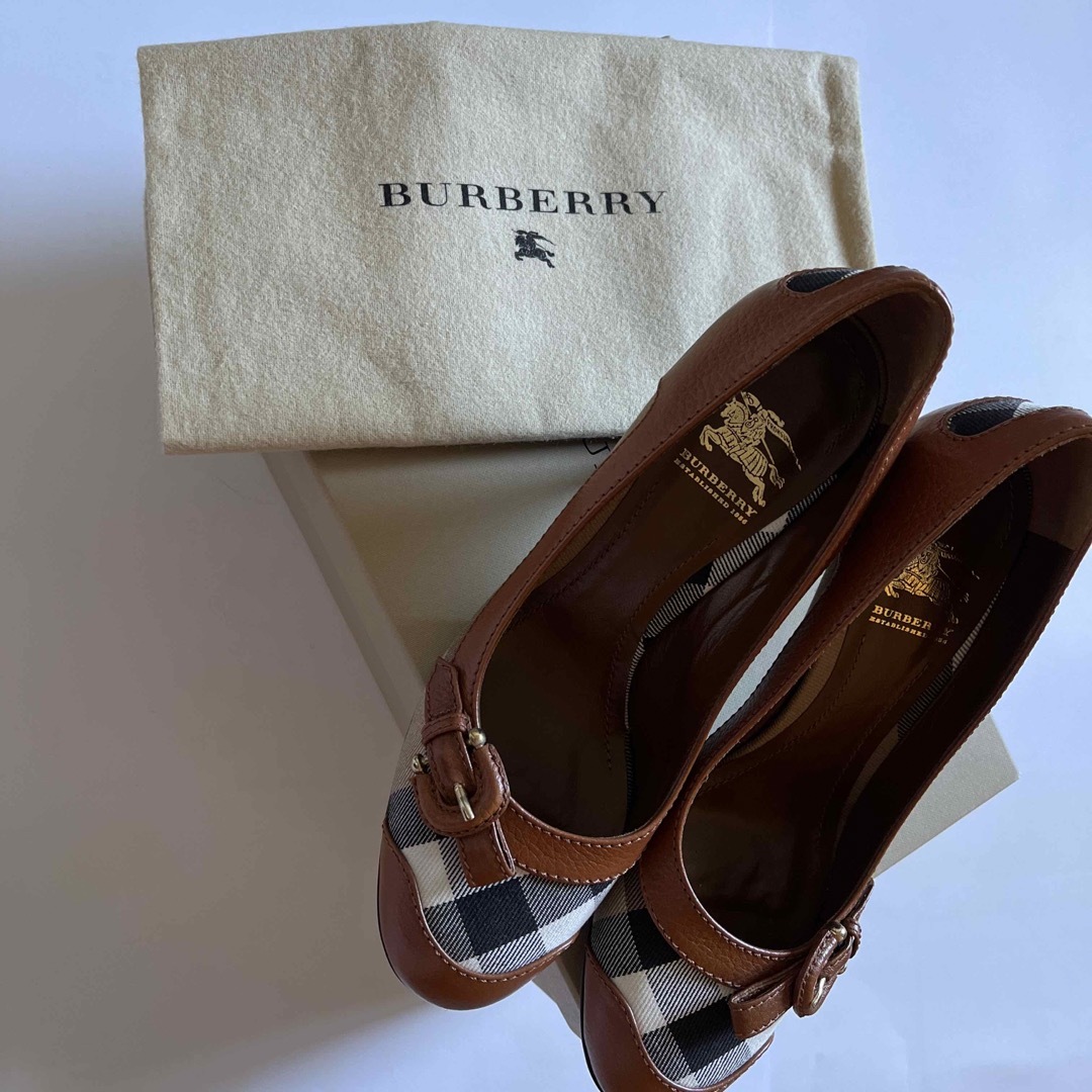 BURBERRY(バーバリー)の#バーバリー#値下げ#パンプス#新品#茶牛革＆ノバチェックキャンパス#サイズ36 レディースの靴/シューズ(ハイヒール/パンプス)の商品写真