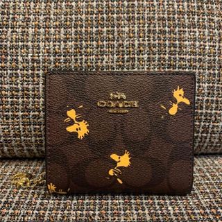 限定セール☘️新品 COACH 二つ折り ミニ財布 スヌーピー ウッドストック