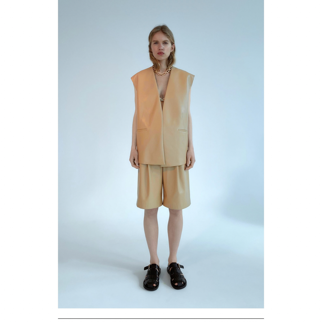 ZARA - ZARA オーバーサイズフェイクレザーウエストコートの通販 by