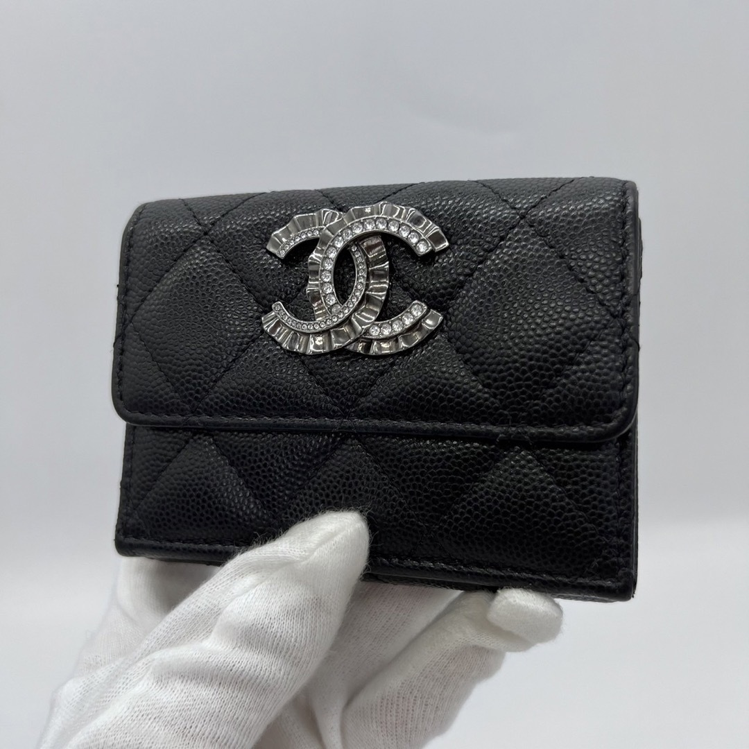 CHANEL 美品!シャネル キャビアスキン ラインストーン コンパクト