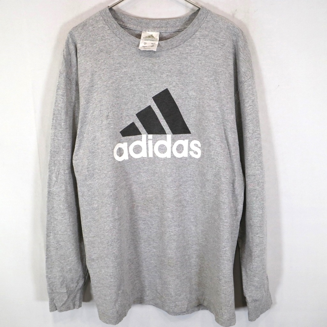 adidas(アディダス)のadidas アディダス ロゴプリント 長袖Ｔシャツ グレー (メンズ M) 中古 古着 O1331 メンズのトップス(Tシャツ/カットソー(七分/長袖))の商品写真