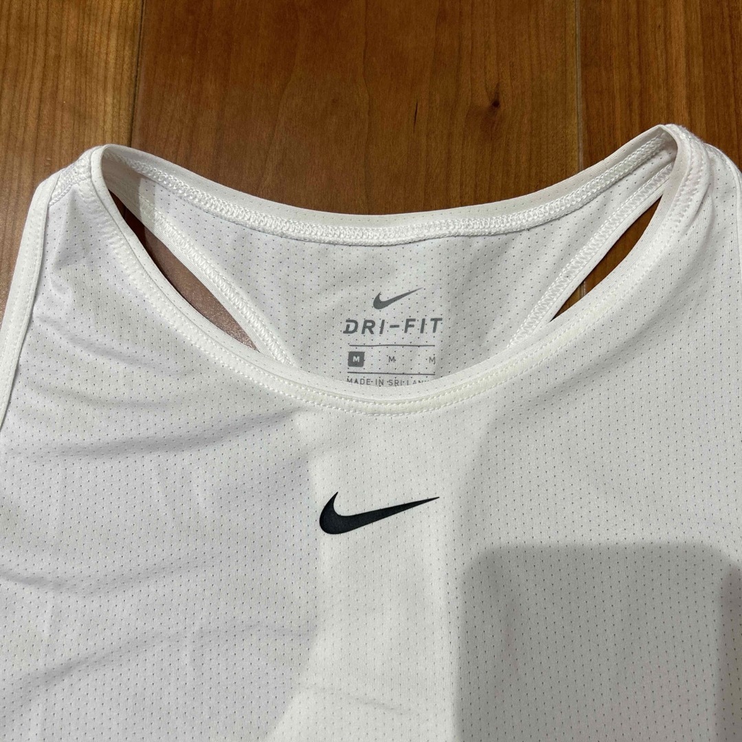 NIKE(ナイキ)のナイキ　タンクトップ レディースのトップス(タンクトップ)の商品写真