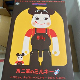 ベアブリック(BE@RBRICK)のBearbrick ペコちゃん チョコレート　ミルキー 100％ & 400％(その他)