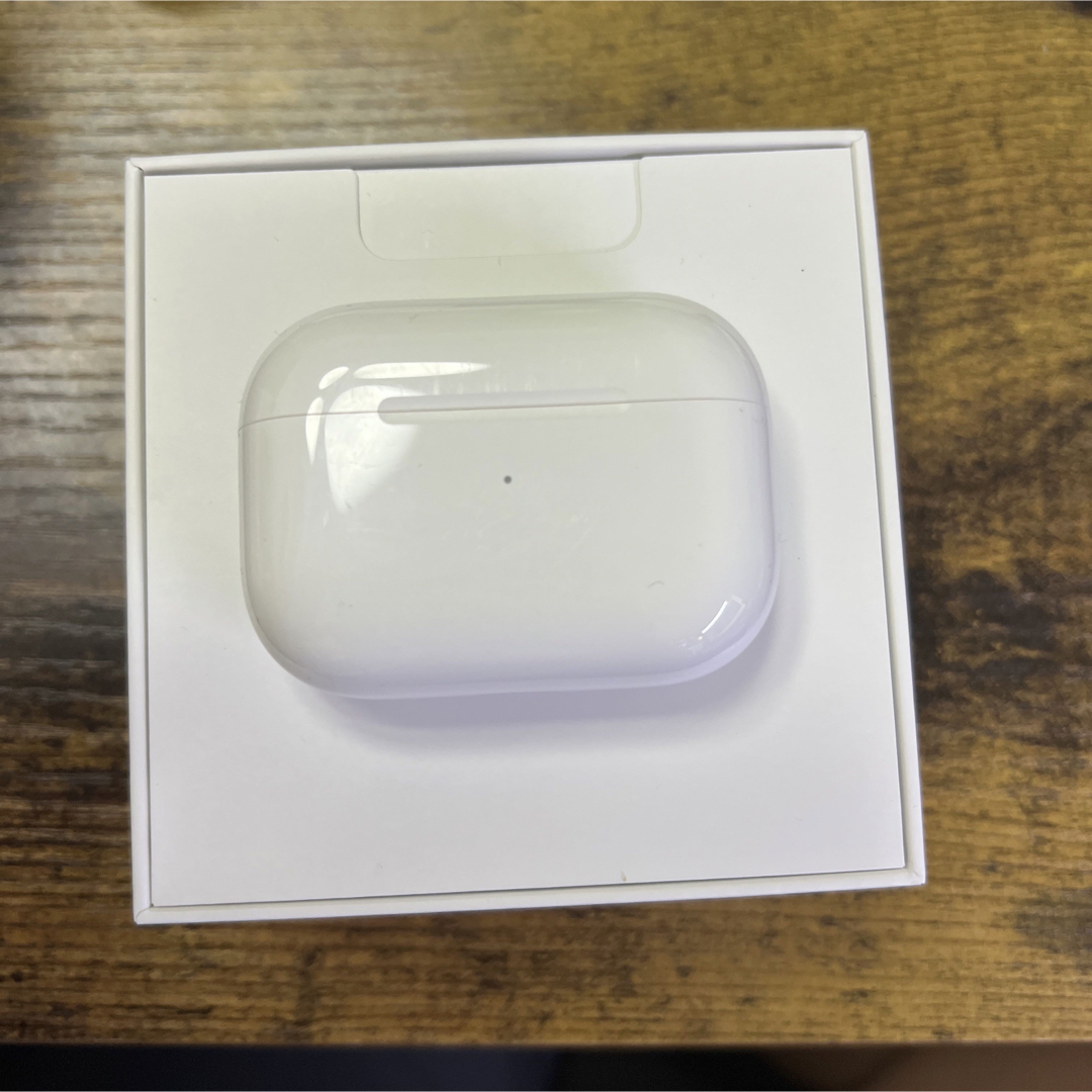 ヘッドフォン/イヤフォンApple Airpods  Pro 第2世代　充電ケース