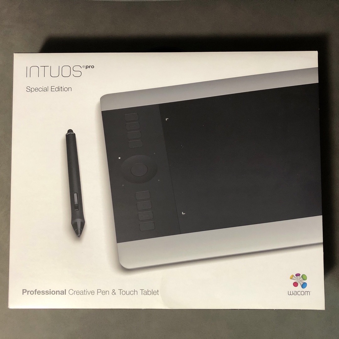 Wacom(ワコム)のWacom INTUOS pro medium ペンタブレット スマホ/家電/カメラのPC/タブレット(PC周辺機器)の商品写真