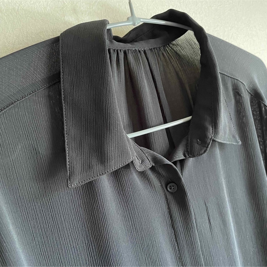 GU(ジーユー)の【GU】XLサイズ 黒 ブラック シアーオーバーサイズシャツ(長袖) レディースのトップス(シャツ/ブラウス(長袖/七分))の商品写真