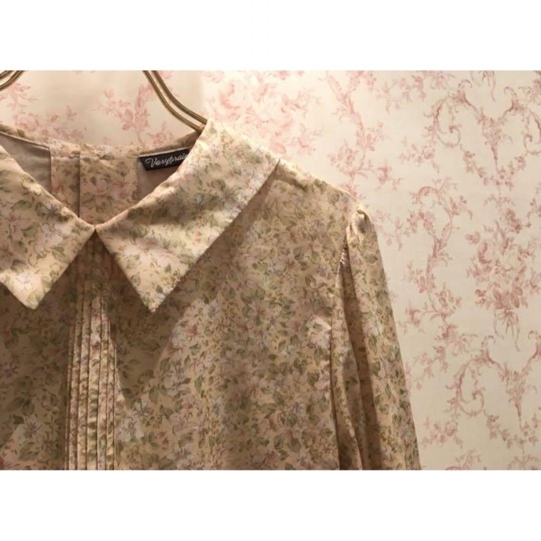 Verybrain feminine flower tuck blouse