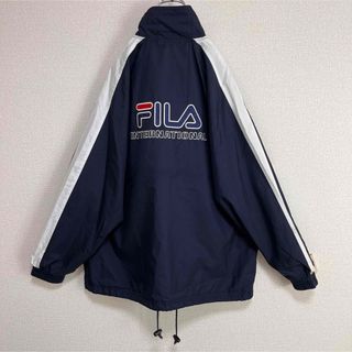 FILA - FILA フィラ ナイロンジャケット ネイビー 背面でかロゴ刺繍 M ...