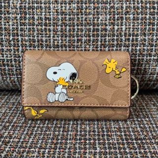 COACH×PEANUTS スナップウォレット　　ウッドストック柄