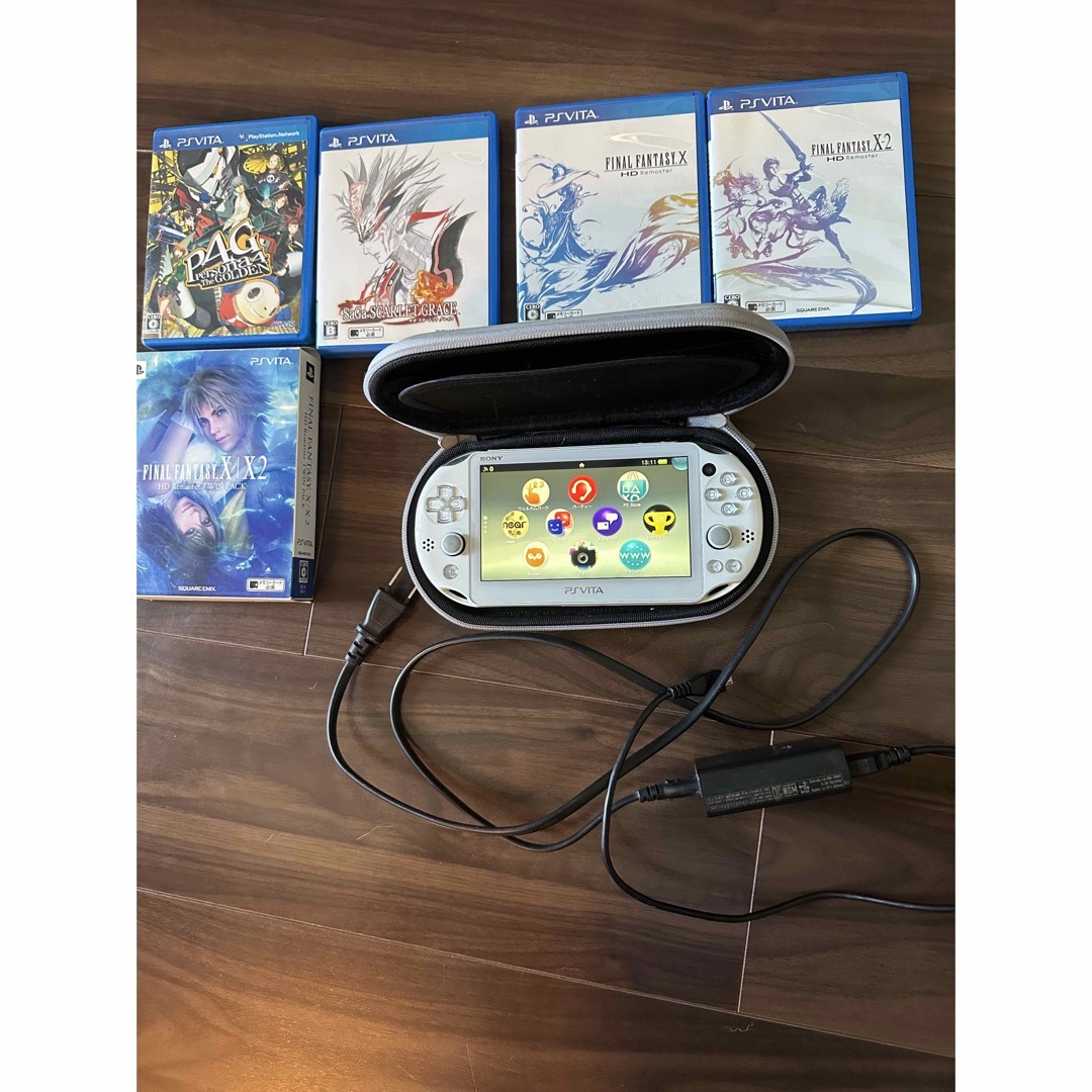 PCH-2000 PS VITA ソフト4枚メモカ32G　ケース　電源付 1