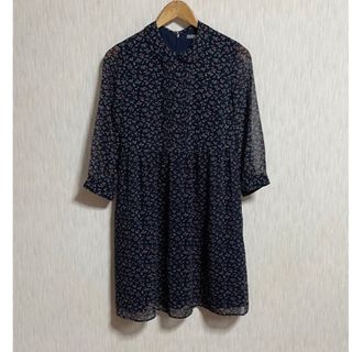 ユニクロ(UNIQLO)のユニクロ   花柄ワンピース　シフォンワンピース　M(ひざ丈ワンピース)