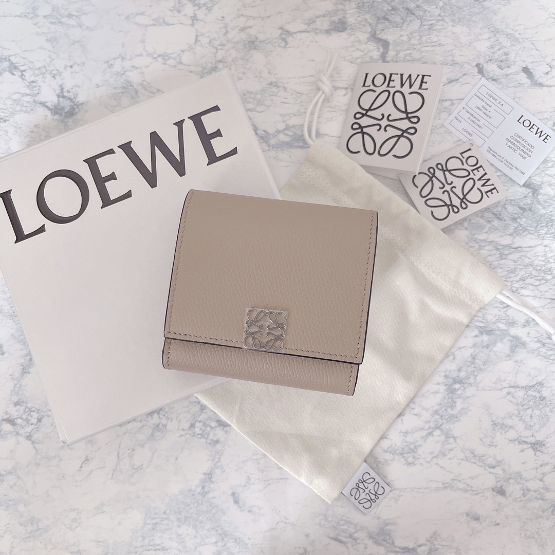 LOEWE Wホック 二つ折り コンパクト財布 アナグラム レザー ブラウン