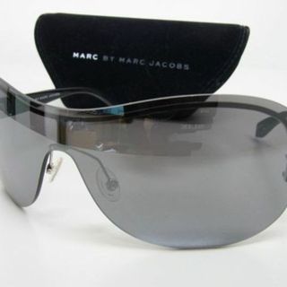 マークバイマークジェイコブス(MARC BY MARC JACOBS)のマークバイ マークジェイコブス★ロゴブラックサングラス黒★ハードケース付き(サングラス/メガネ)