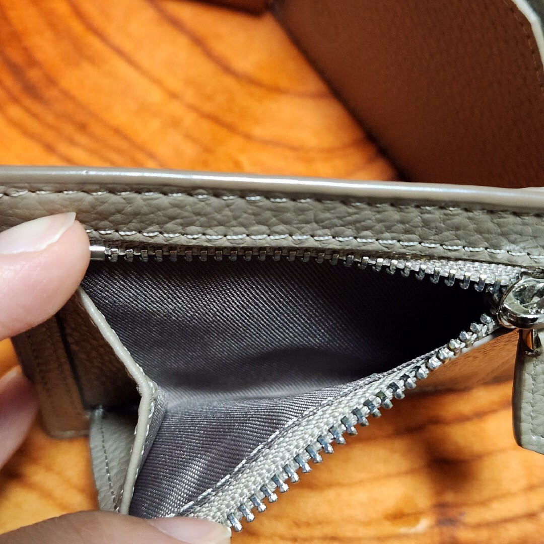 二つ折り 薄型財布 メンズのファッション小物(折り財布)の商品写真