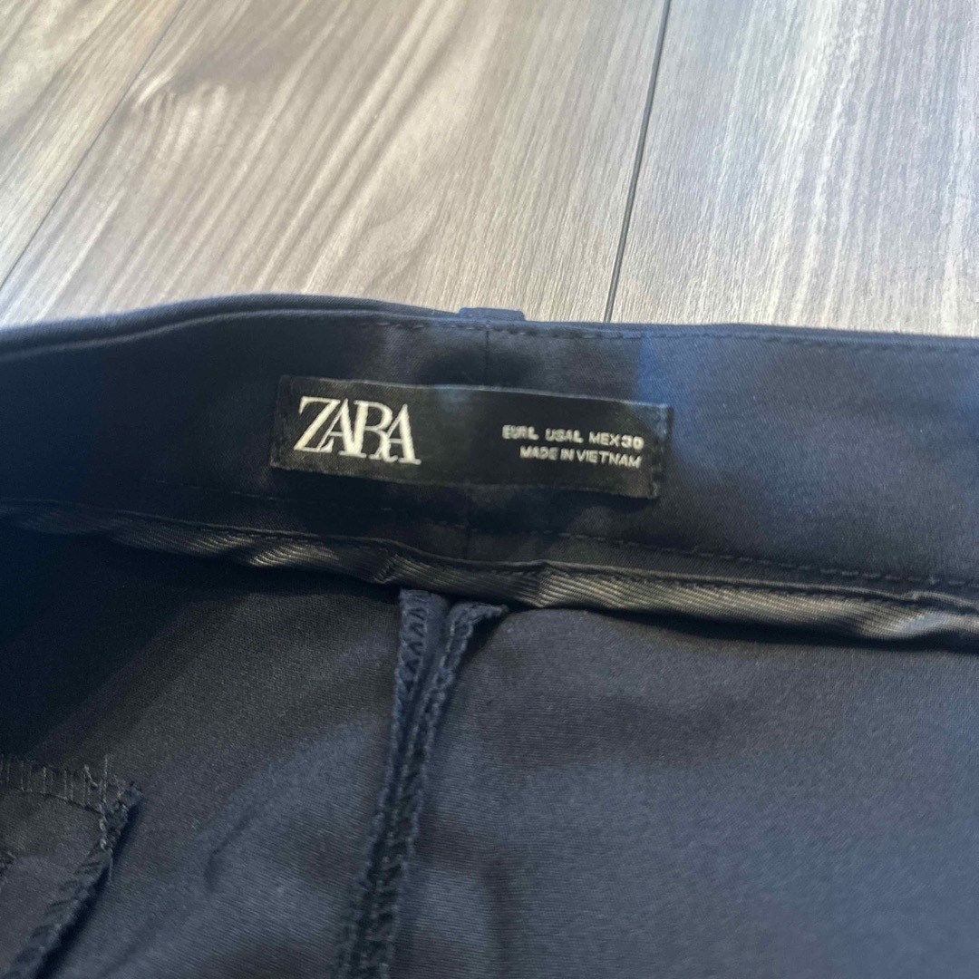 ZARA(ザラ)の新品　ZARA ザラ　センタープレス　パンツ　カジュアル　キレイめ　ネイビー レディースのパンツ(カジュアルパンツ)の商品写真