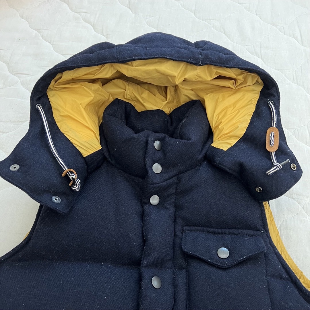 HARE(ハレ)のHARE ダウンベスト　紺色　Sサイズ メンズのジャケット/アウター(ダウンベスト)の商品写真