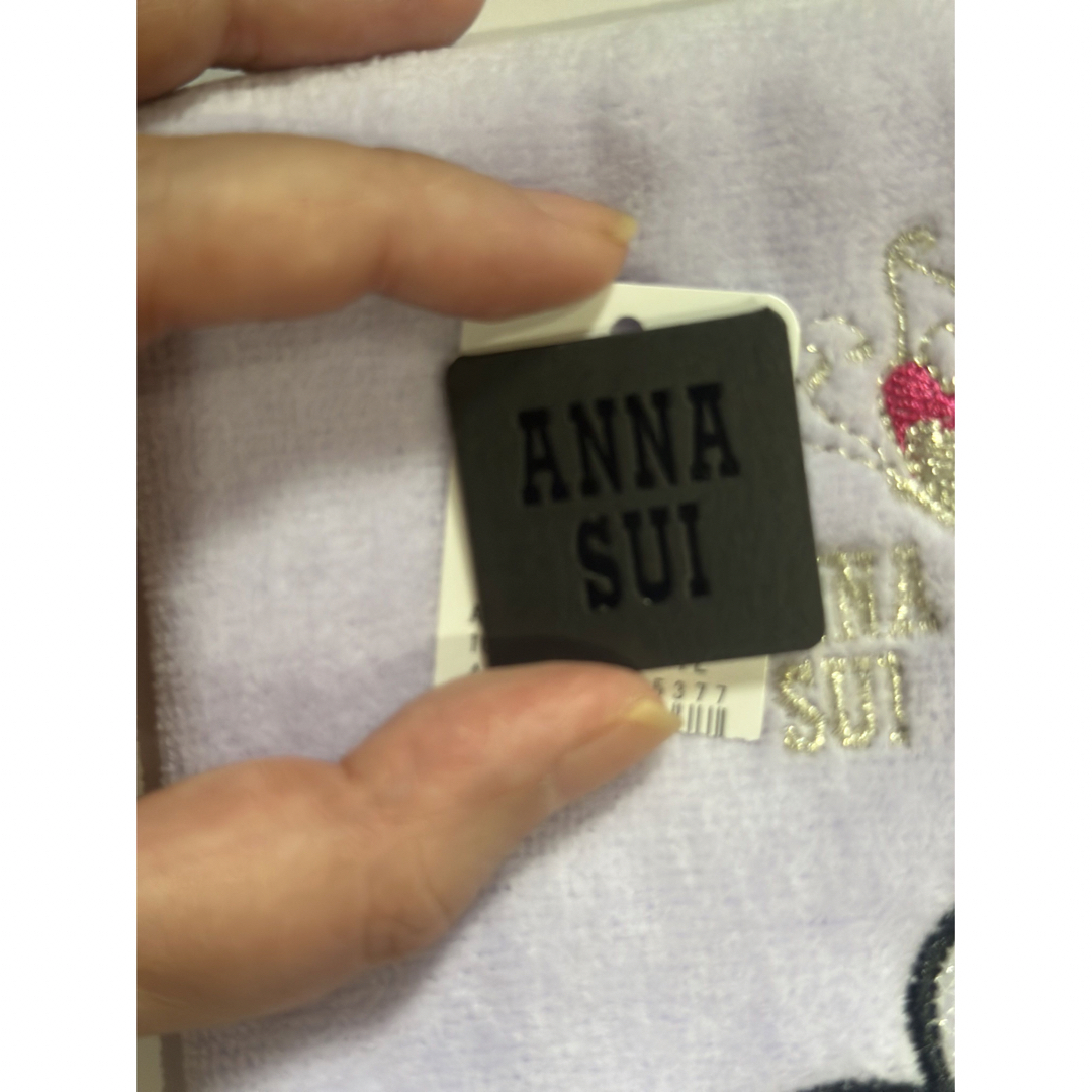 ANNA SUI(アナスイ)の値下げ！アナスイ　ハンカチ2枚。ピンク＆紫。新品タグ袋入り。 レディースのファッション小物(ハンカチ)の商品写真