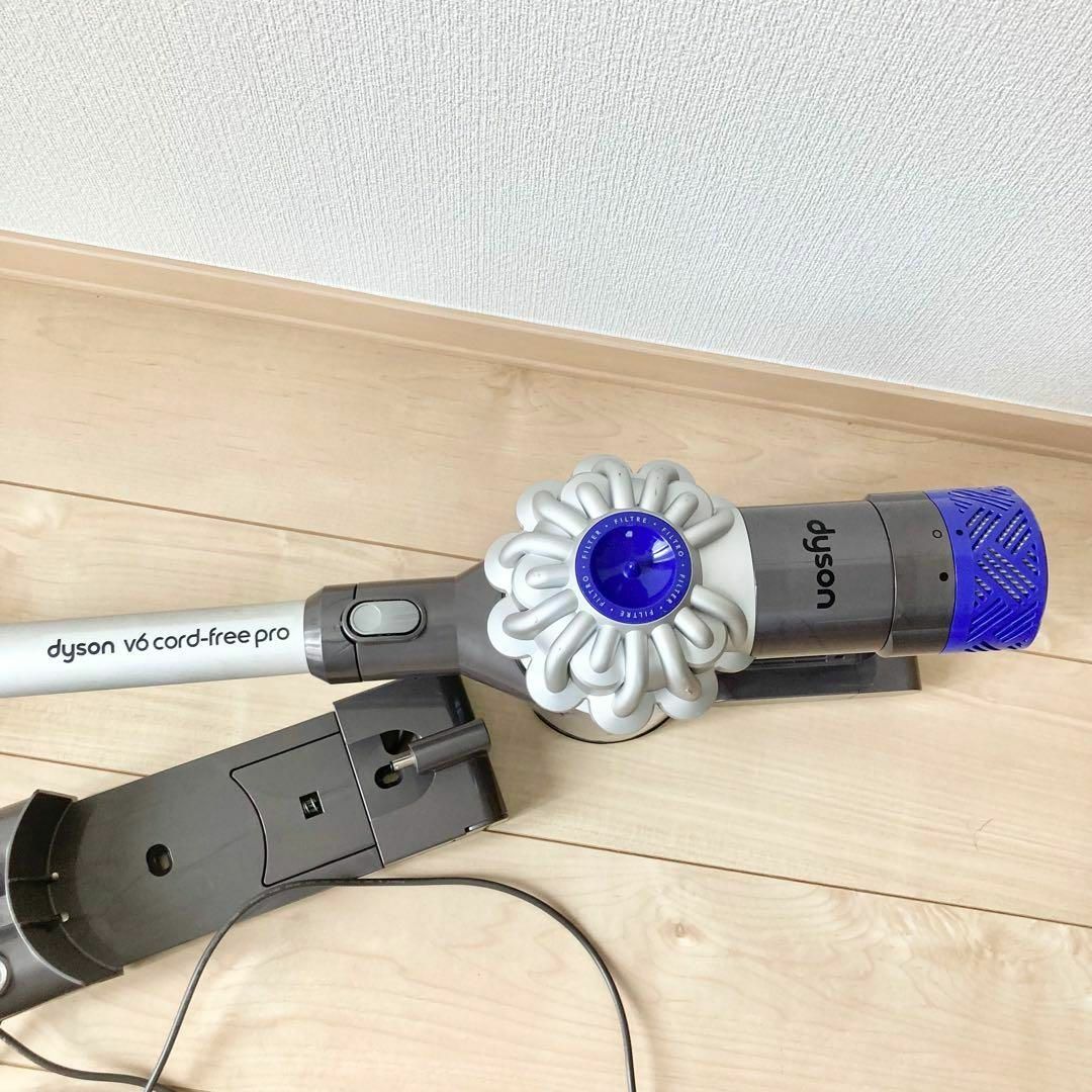 dyson V6 cord-free プロ　掃除機