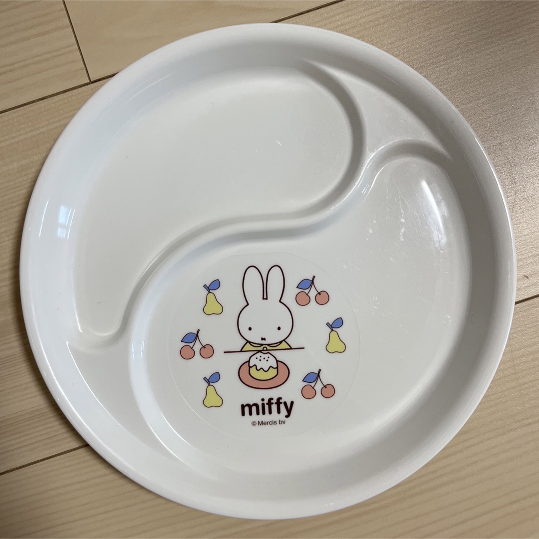 miffy(ミッフィー)のミッフィー キッズプレート プラスチック こども食器 キッズ/ベビー/マタニティの授乳/お食事用品(プレート/茶碗)の商品写真