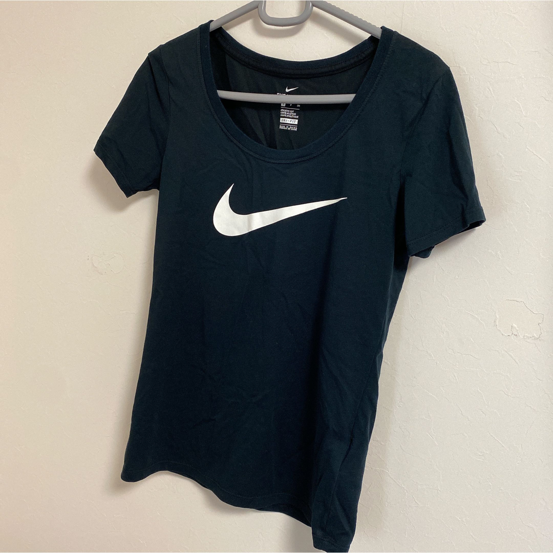 NIKE(ナイキ)の美品！【NIKE】ロゴTシャツ レディースのトップス(Tシャツ(半袖/袖なし))の商品写真