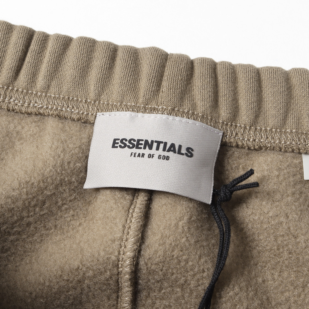 パンツfear of god  essentials スウェットパンツ　TAN  M