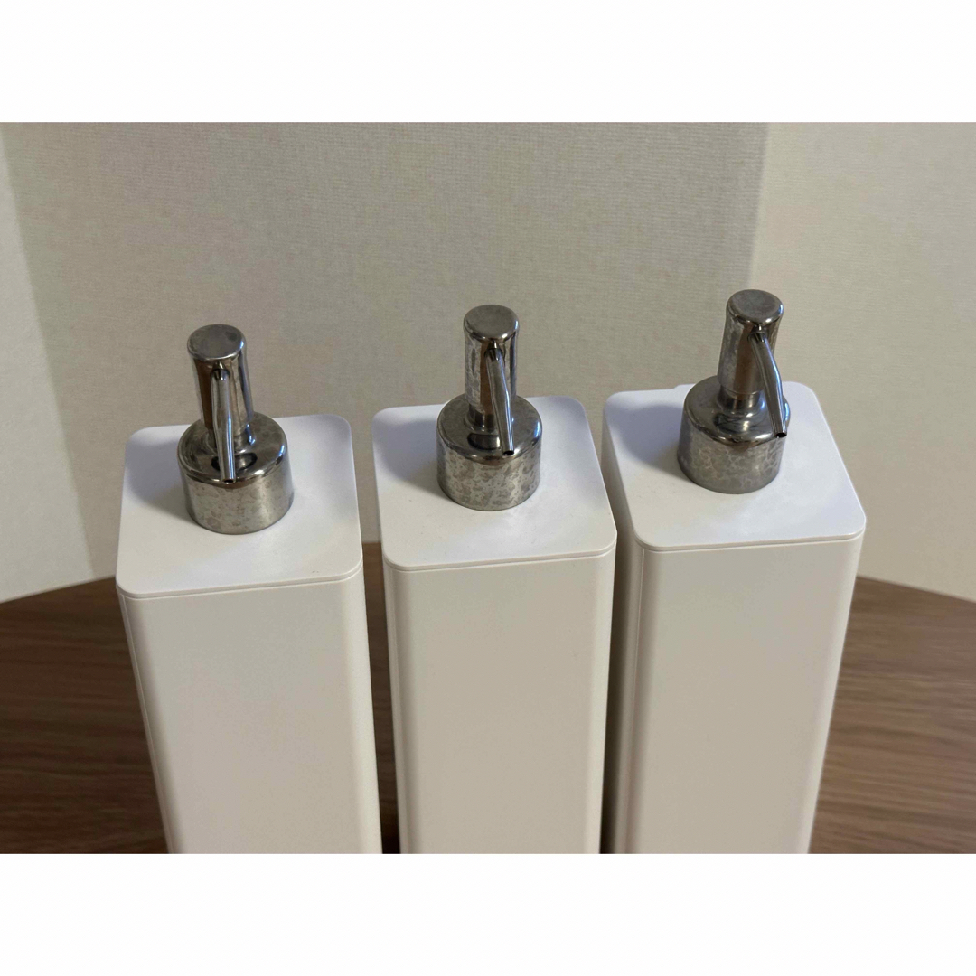 MUJI (無印良品)(ムジルシリョウヒン)のtower ディスペンサーボトルセット　マグネット インテリア/住まい/日用品の日用品/生活雑貨/旅行(タオル/バス用品)の商品写真